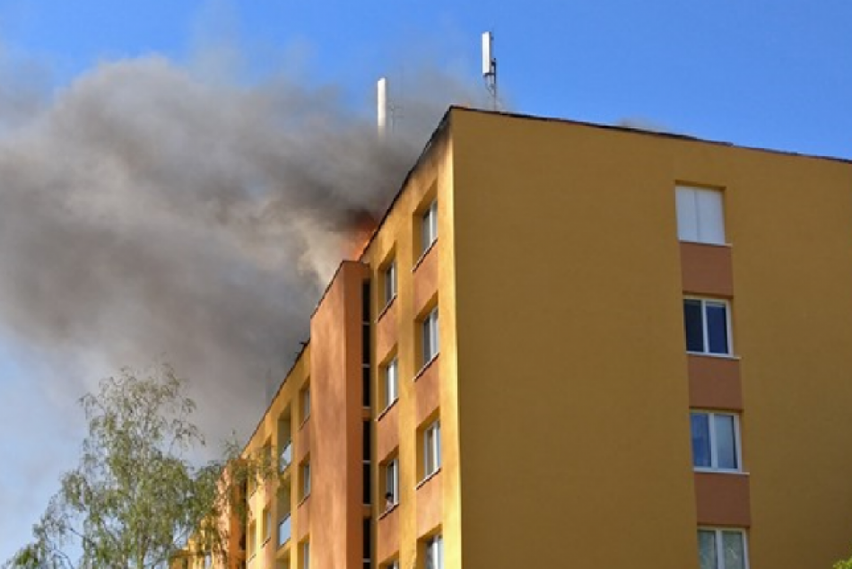 Požiar prešovskej bytovky na Sídlisku 2: Takto ho zachytili naši čitatelia