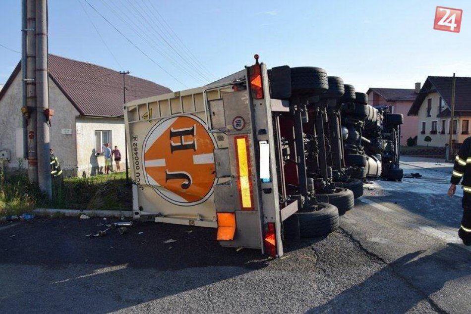 FOTO: Tragická čelná zrážka dvoch kamiónov