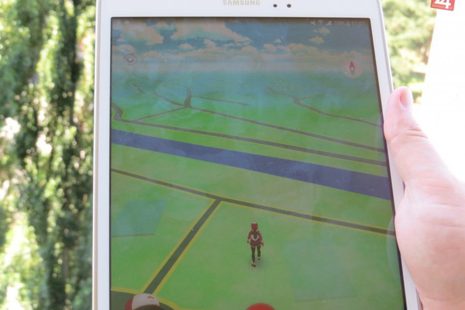 Michalovčania prepadli novej mánii: Po meste hľadajú pokémonov