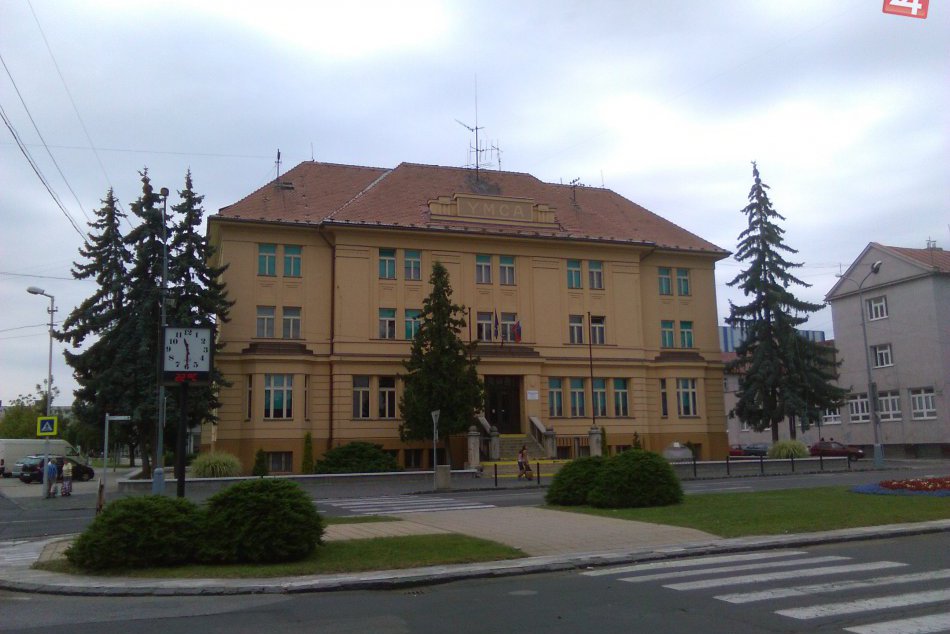 FOTO: YMCA v Lučenci - nenápadná, no cenná a pamiatkovo chránená budova