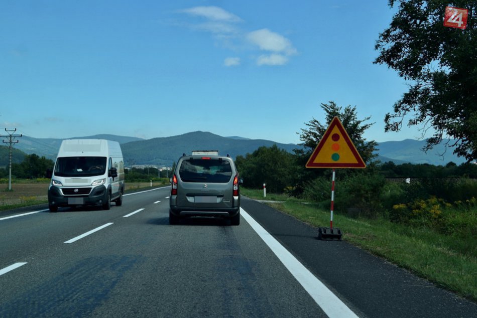Obrazom: Vodiči pozor, na hlavnom ťahu pri Brzotíne rátajte so zdržaním
