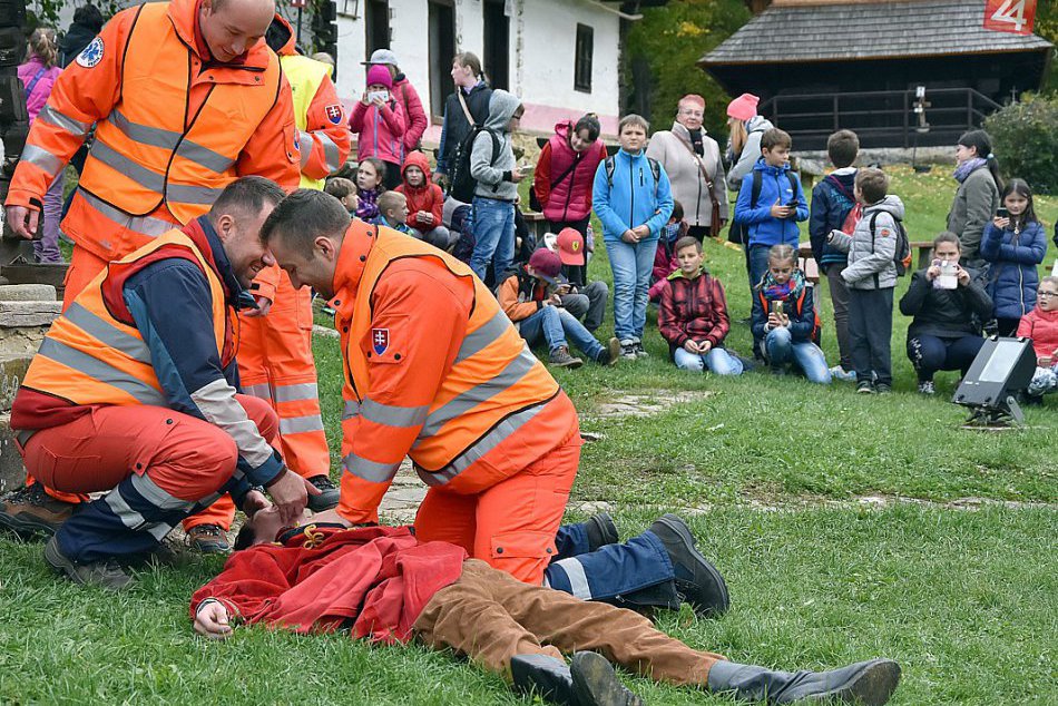  FOTO: Záchranári v akcii počas súťaže v humenskom skanzene