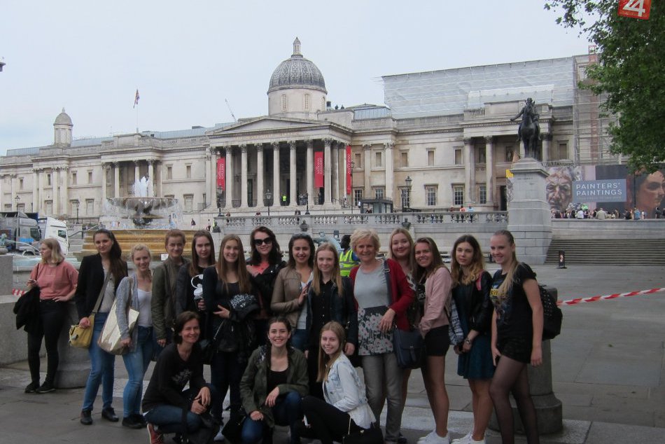 FOTO: Hlohovecké študentky mali v Londýne o zážitky postarané