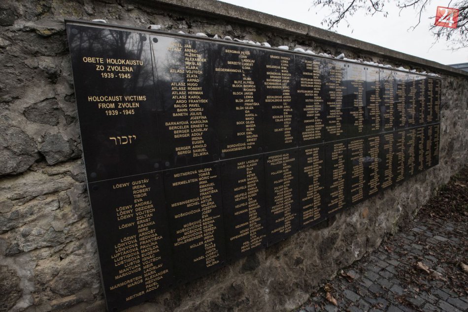 V OBRAZOCH: Pamiatka na cez vojnu zavraždených Rómov vo Zvolene