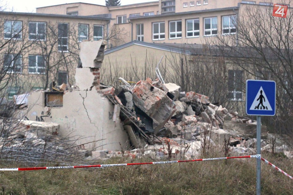 FOTO: Budova telocvične v Nitre zhorela do tla, hasiči zasahovali 15 hodín!