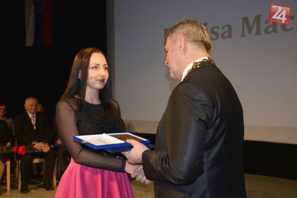 V Michalovciach sa udeľovali ocenenia: Slávnostné mestské zastupiteľstvo OBRAZOM