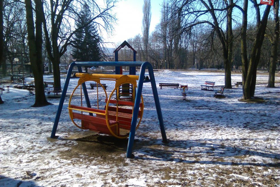 V OBRAZOCH: Rekonštrukciu detských ihrísk majú dokončiť v marci