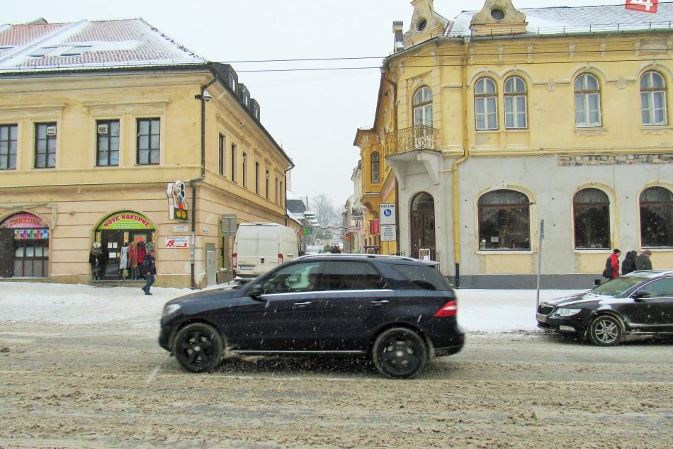 Snehová nádielka v Prešove: Vodičom brnkala na nervy