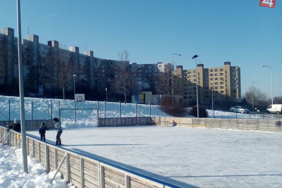 Skvelý nápad: Na Klokočine sa tešia z parádneho klziska, FOTO