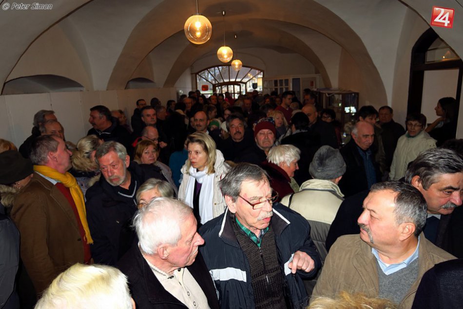 Obrazom: Výstava starých fotiek mesta prilákala stovky zvedavcov