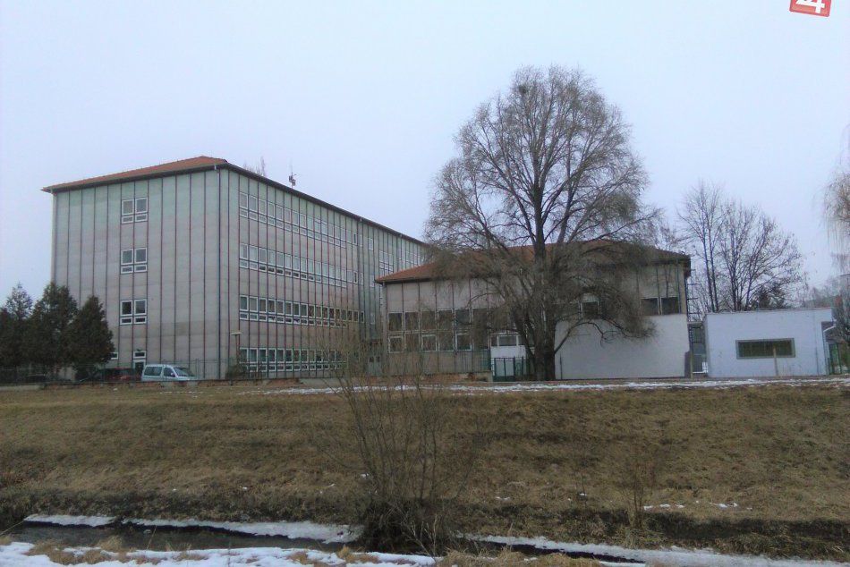 V OBRAZOCH: Súkromné gymnázium na Gemerskej ulici v Lučenci