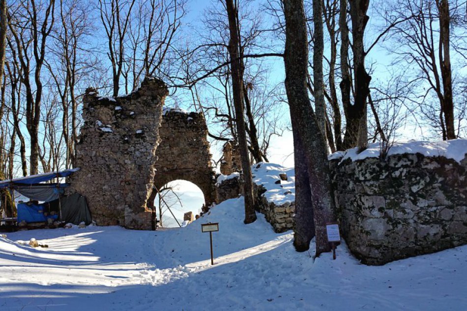 Obrazom: Muránsky hrad turisti navštevujú aj v zimnom období