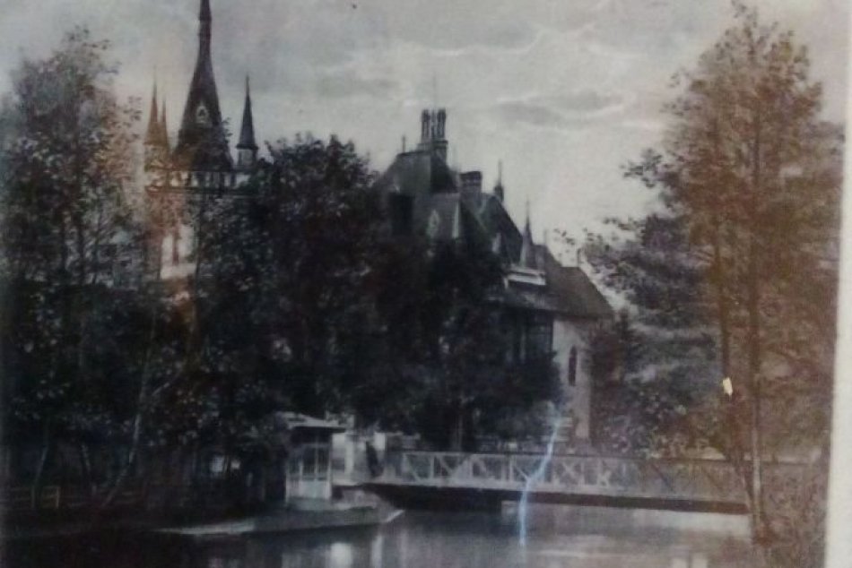 Historické fotografie Jakabovho paláca