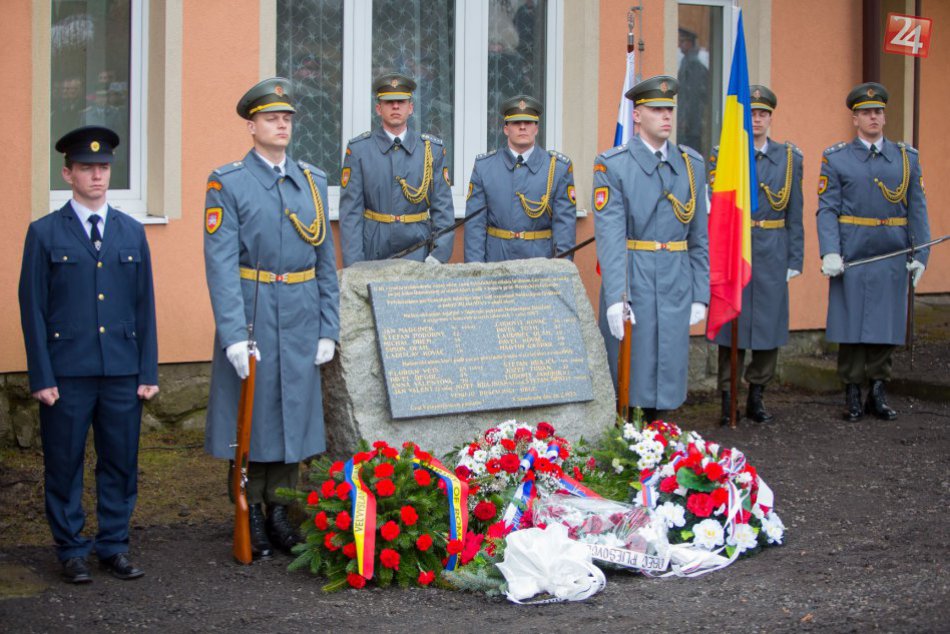 V OBRAZOCH: Pietna spomienka na rumunských osloboditeľov v Lešti/Senohrade