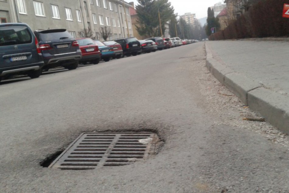 Výtlky na považskobystrických cestách: Kde si treba dávať pozor?