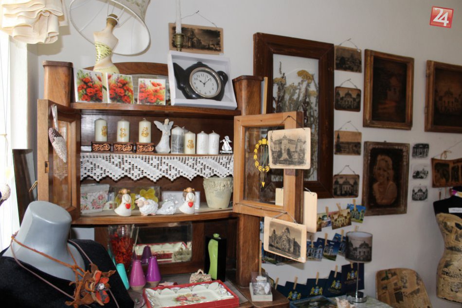 V OBRAZOCH: Malý obchodík v Haliči ukrýva prácu šikovných rúk Jany Kocúrovej