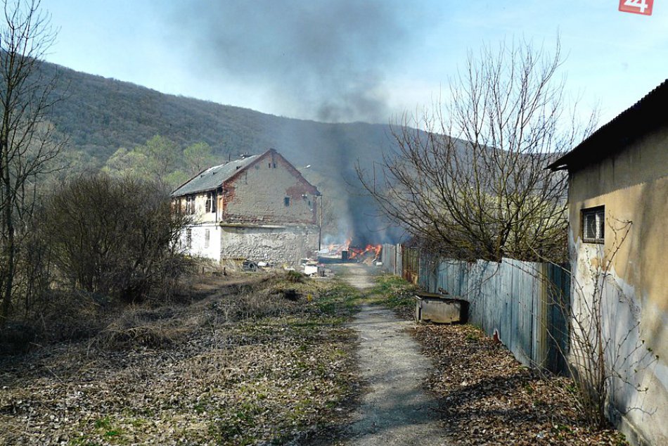 Obrazom: Požiar budovy v Plešivci