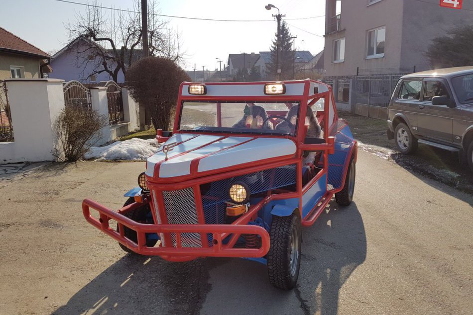 Skvelá práca nitrianskeho študenta Mareka (19): Zostrojil terénne auto, FOTO