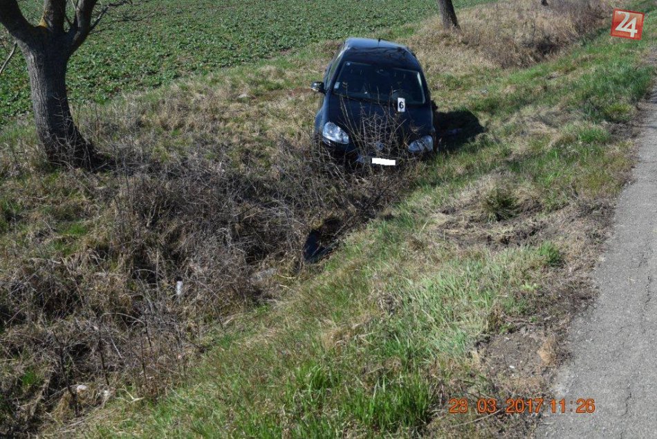 V okrese Michalovce došlo k nehode VW Golf: Prinášame vám zábery z miesta!