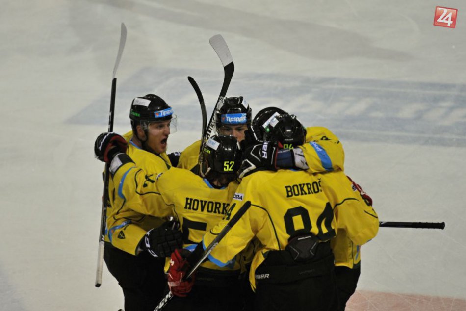 Hokejisti Nitry porazili Žilinu aj vo štvrtom zápase: Postúpili do finále