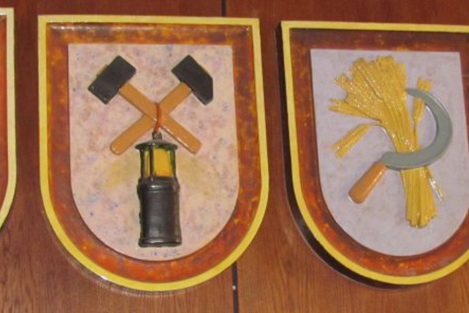 Obrazom: Keramické emblémy