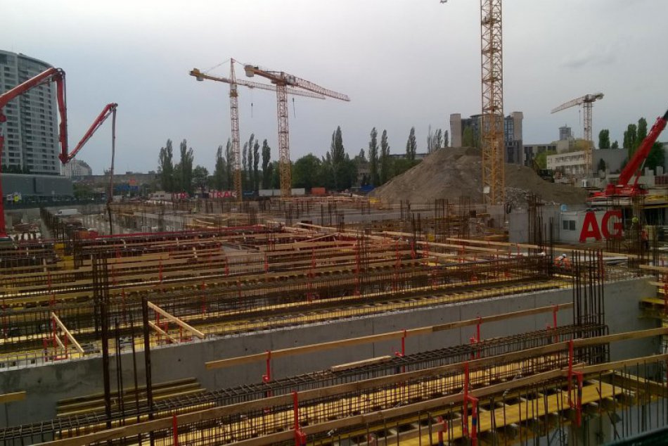 Výstavba Národného futbalového štadióna (19. apríl 2017)