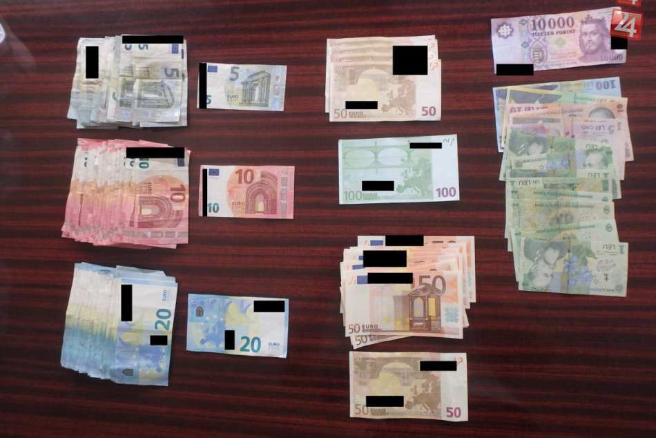 Obrazom: Rožňavskí policajti chytili vo vlaku Rumuna