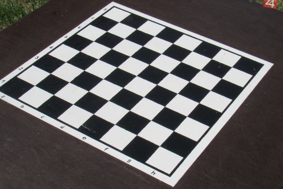 Ak nemáte program, zájdite na Sekčov: Zahráte si človeče a šach pod holým nebom