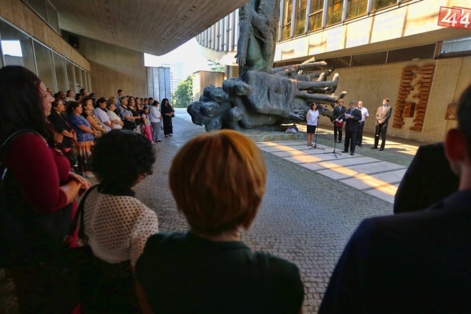 V OBRAZOCH: Obete varujú v bystrickom Múzeu SNP