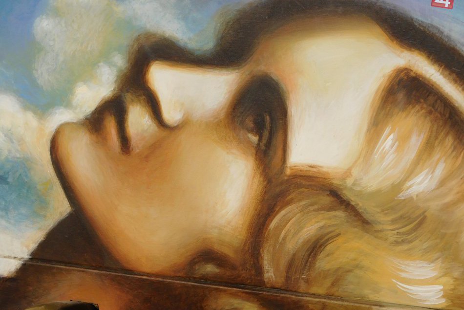 FOTO: Páči sa vám? Klavír v Trnave sa pýši novým vzhľadom