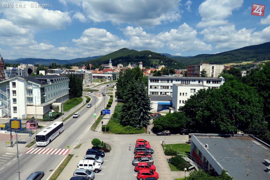 Obrazom: Fotky zo strechy mestského úradu v Rožňave