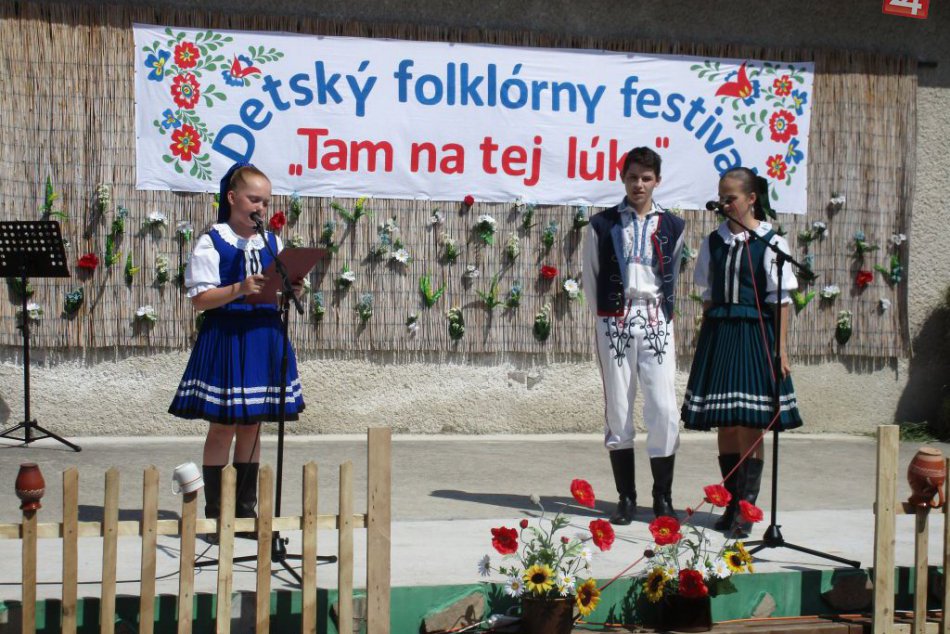 Spev a tanec: Deti predviedli v Chyzerovciach svoj folklórny talent