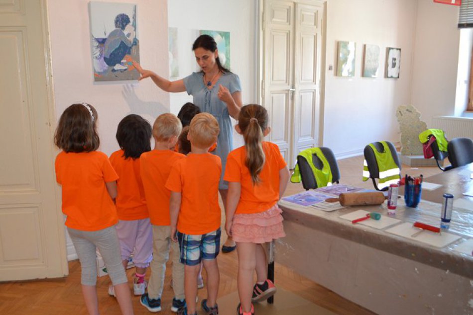 Obrazom: Galerijno-pedagogické hodiny k výstave Žiť pre deti z MŠ