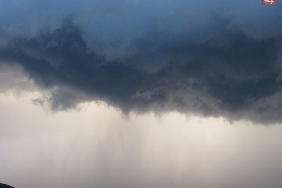 Prešov pred stredajšou búrkou: Na oblohe to vyzeralo hrozivo