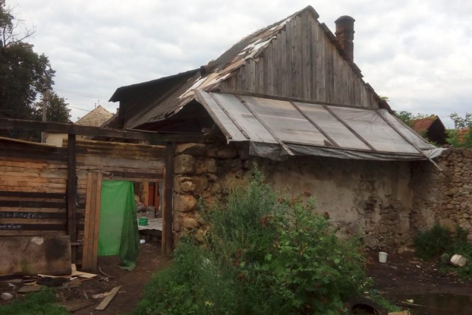 V OBRAZOCH: Búranie problémového domu vo Zvolene