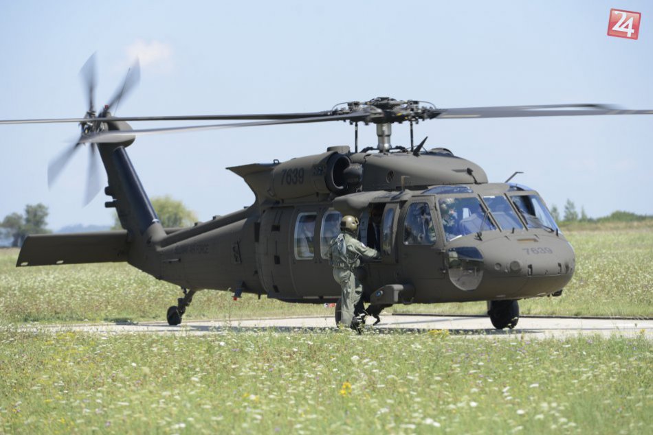 FOTO: V Prešove už odovzdali nové vrtuľníky Black Hawk, takto vyzerajú