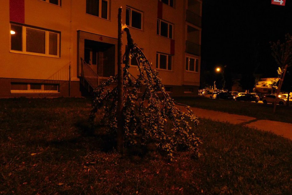 Na Trnavu v noci udrel silný vietor: Aj toto dokázal, FOTO