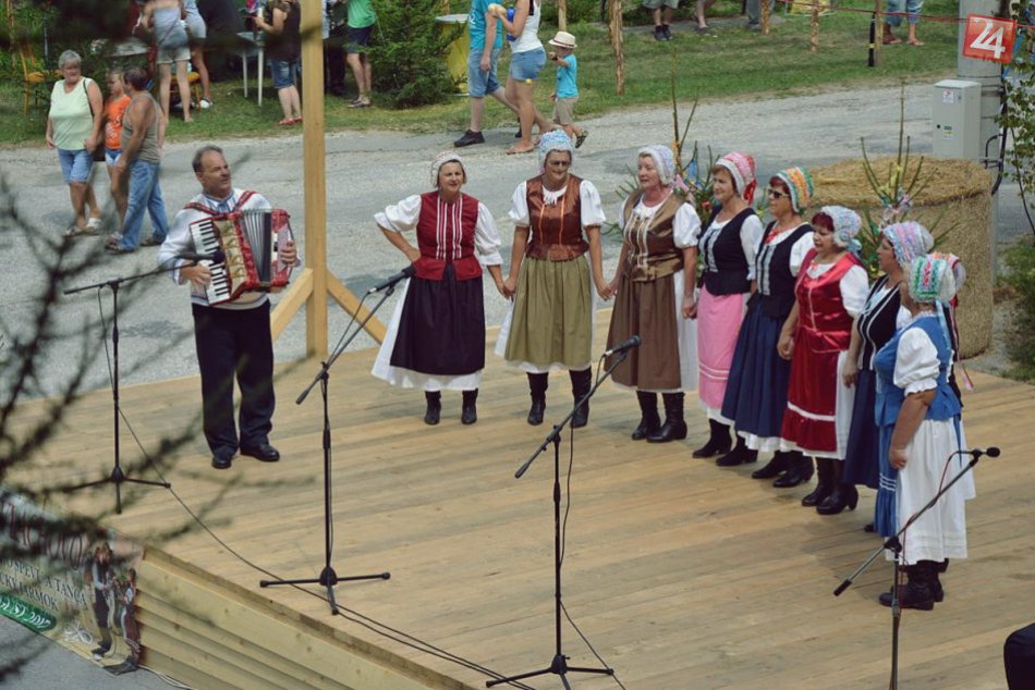 Obrazom: 25. Festival ľudového spevu a tanca vo Vlachove