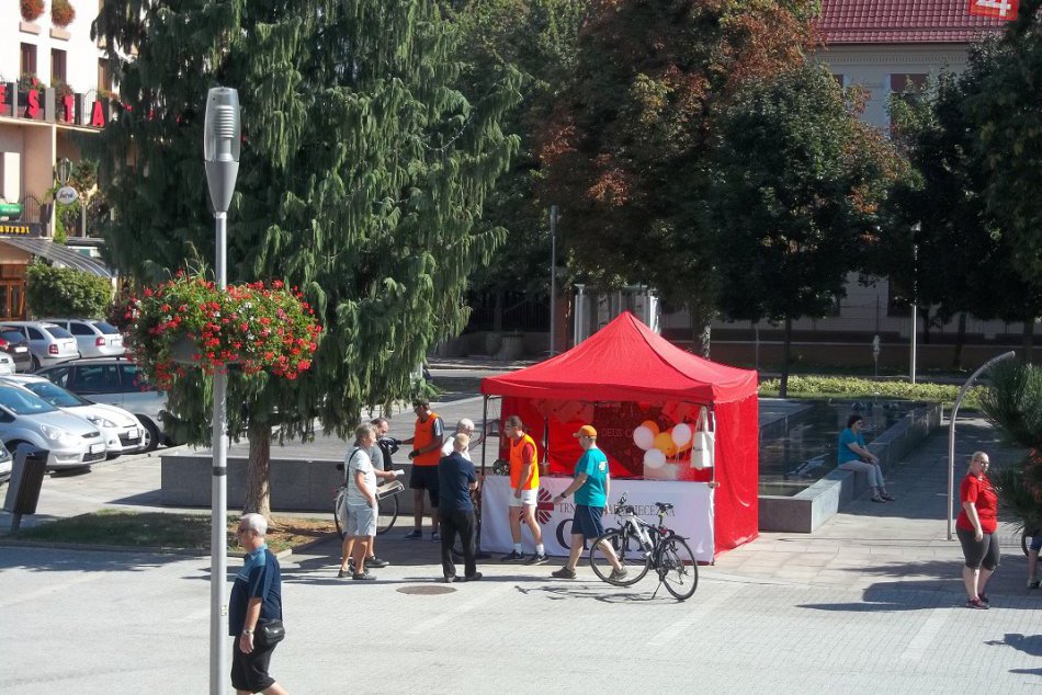 FOTO: V meste pristáli bicykle, dopoludnie venovali charite