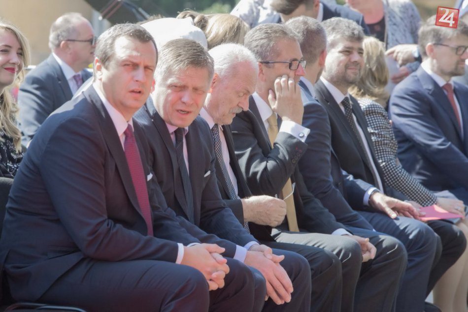 Prezident na oslavách SNP: Po krajine sa rozťahujú pohrobkovia fašistickej ideol