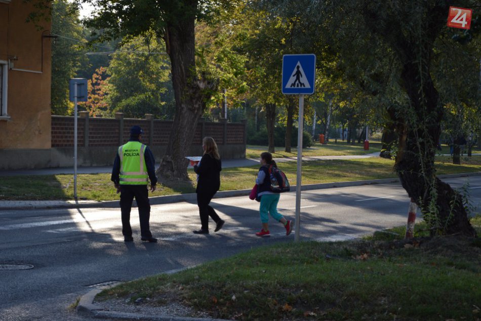 Šalianskym školákom pomôžu policajti: Bezpečne ich prevedú cez cestu
