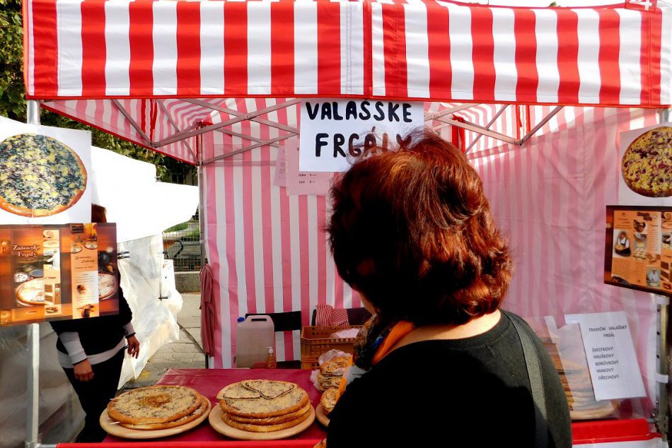 Na jarmoku v Trnave  lákajú i dobroty: Tieto pochúťky nás zaujali najviac, FOTO
