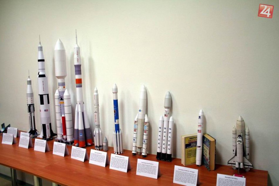 FOTO: Michalovská hvezdáreň  hostí výstavu o kozmonautike