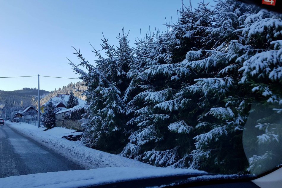 Počasie sa predviedlo aj v Spišskej a okolí: FOTKY prvého snehu