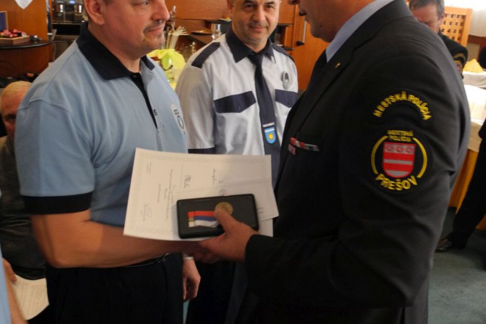 Ocenili 21 príslušníkov polície: Pomohli zachrániť ľudské životy
