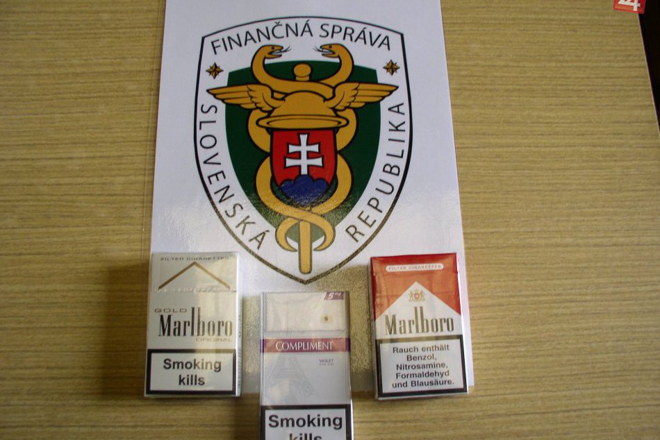 Nitrianski colníci sa činili: Zadržali skoro 9-tisíc kusov cigariet známych znač