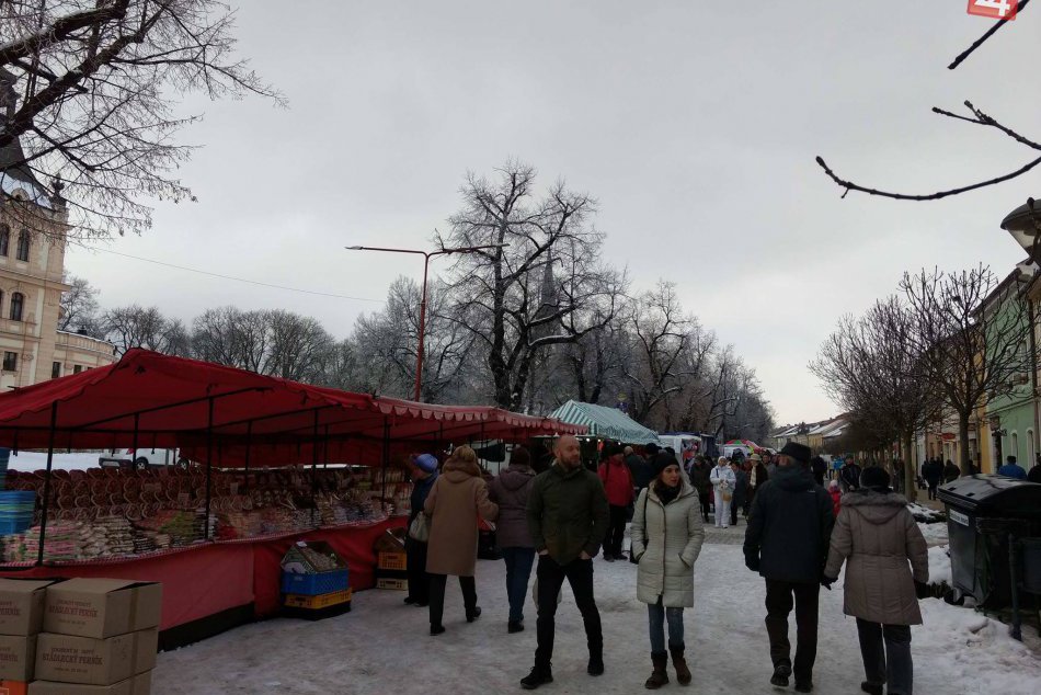 Veľká FOTOGALÉRIA: V Spišskej odštartoval 27. Vianočný trh