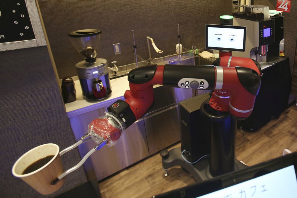 Kávičkárov prekvapí, v Japonsku pripravuje kávu robotický barista