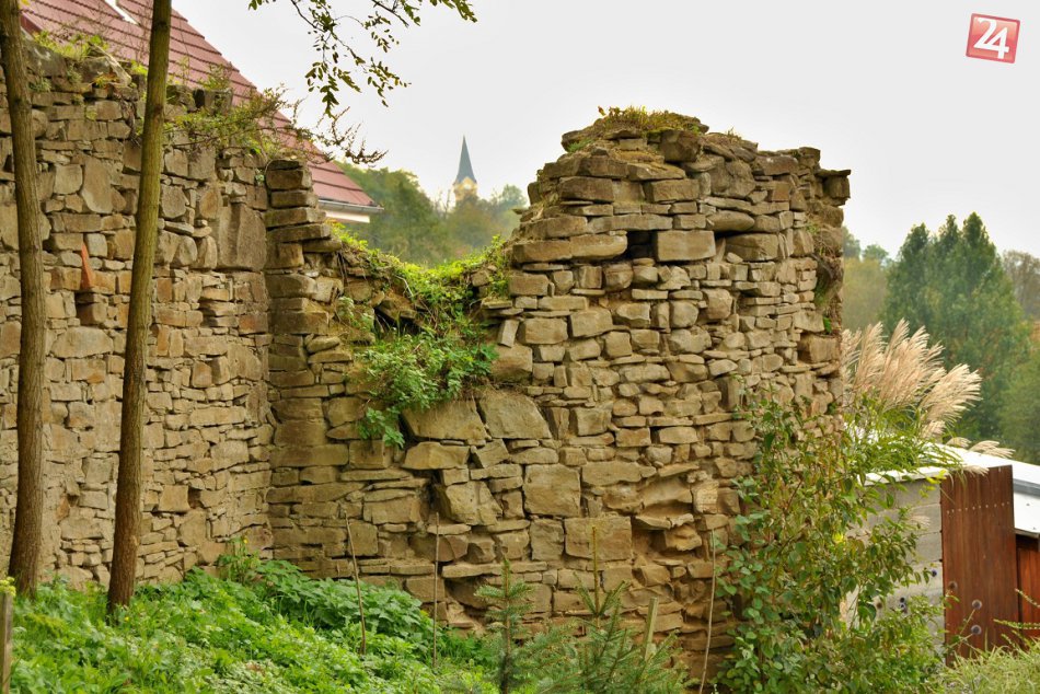 FOTO: Vydajte sa náučným chodníkom  k „husitským“ hradbám