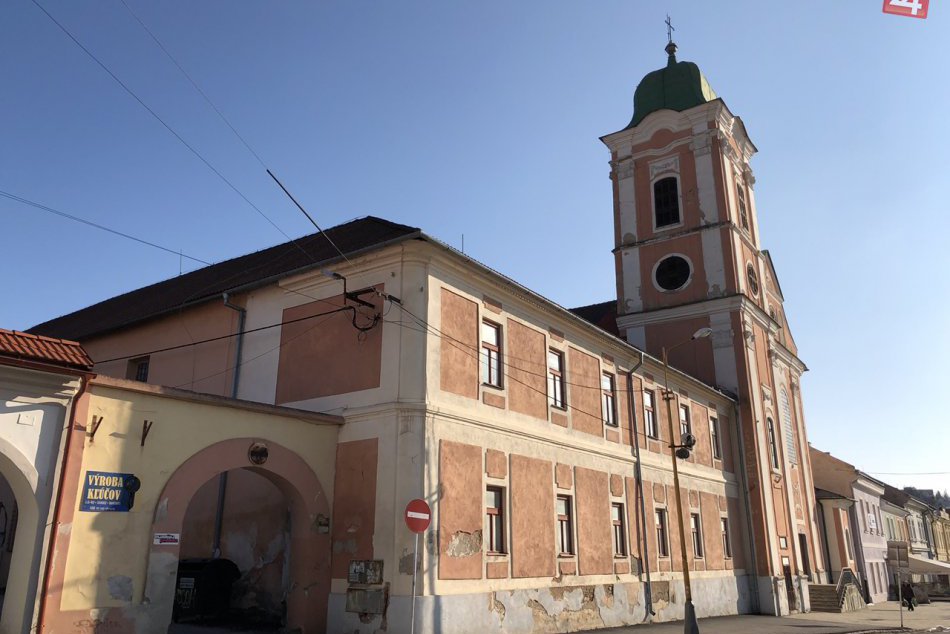 Obrazom: Františkánsky kláštor v Rožňave